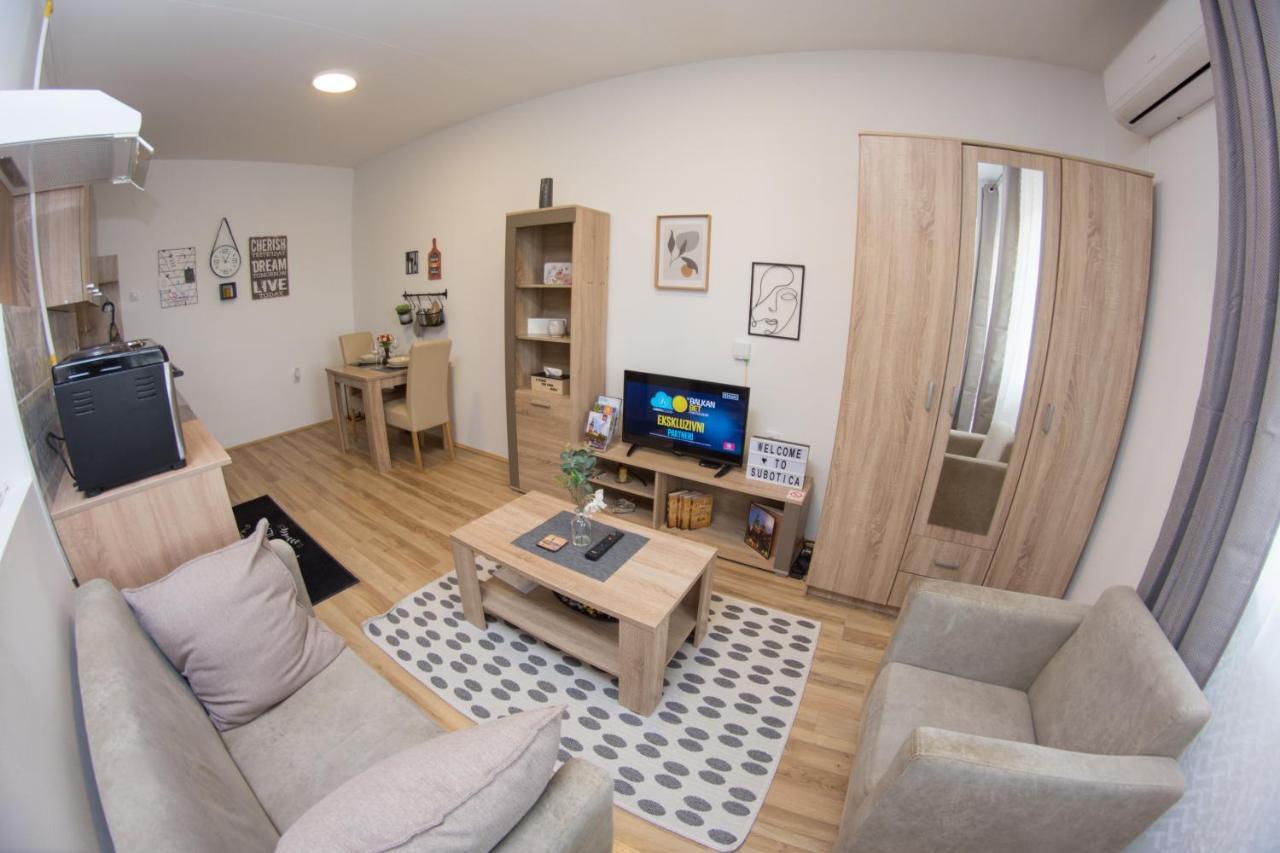 Sweet Apartment Subotica Bagian luar foto